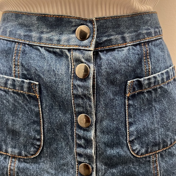BDG mini a-line snap front denim skirt - Picture 2 of 8